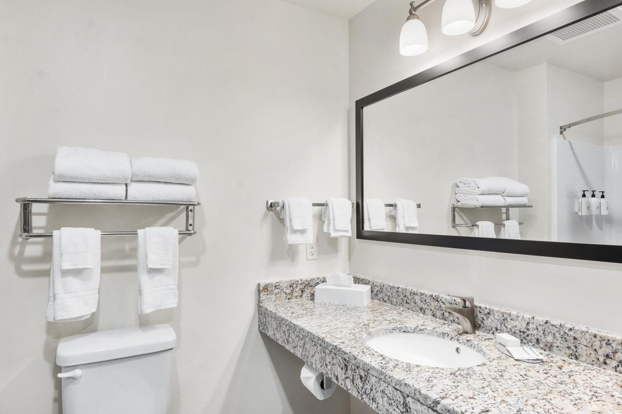 Cobblestone Hotel & Suites - Denmark Extérieur photo