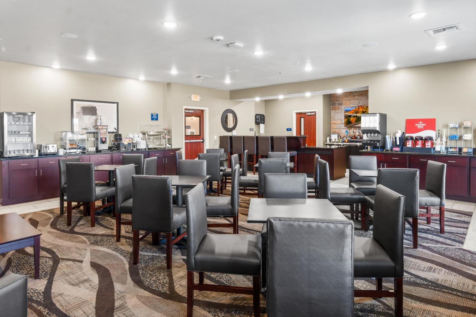 Cobblestone Hotel & Suites - Denmark Extérieur photo
